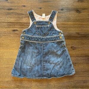 3/20$ GAP Baby Blue Denim Overall Dress with Floral Accents size 6-12 months